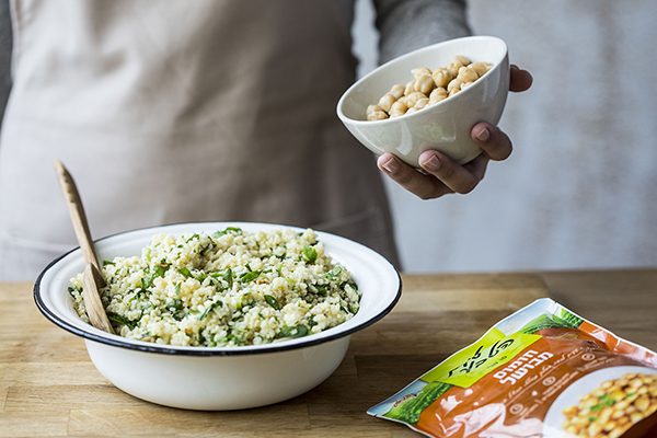 סלט בורגול וחומוס