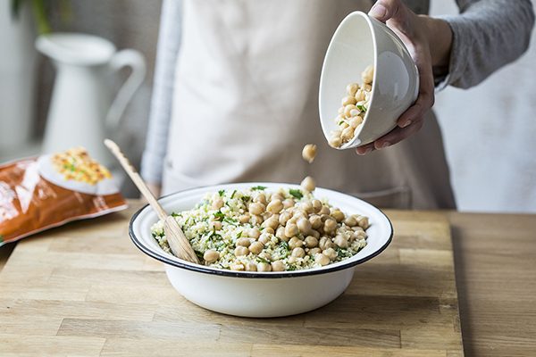 סלט בורגול וחומוס