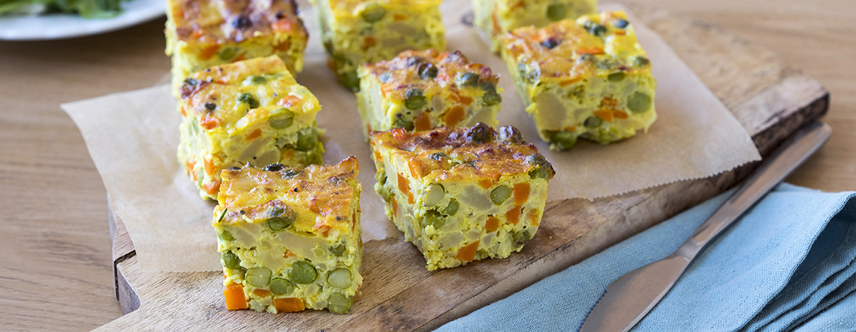 פשטידת תפוחי אדמה עם אפונה וגזר (מעקודה)