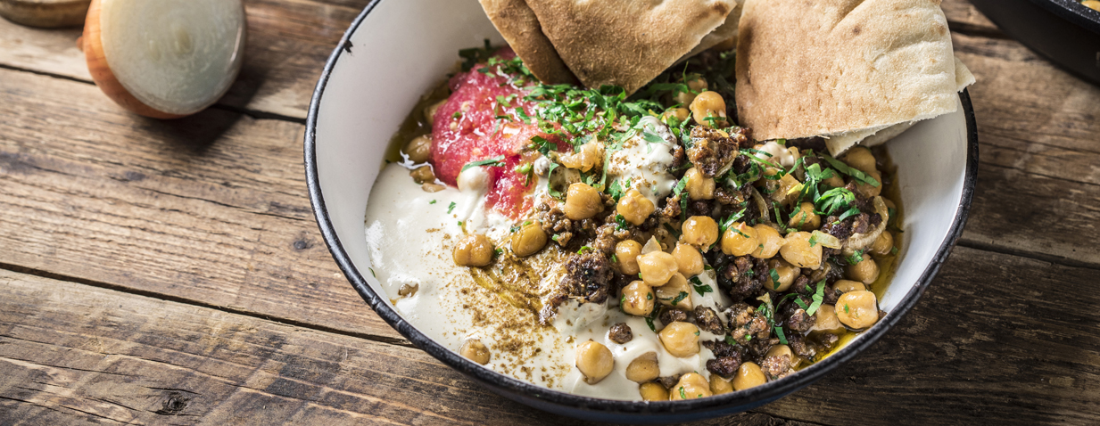 מסבחה גרגרי חומוס ובשר טחון